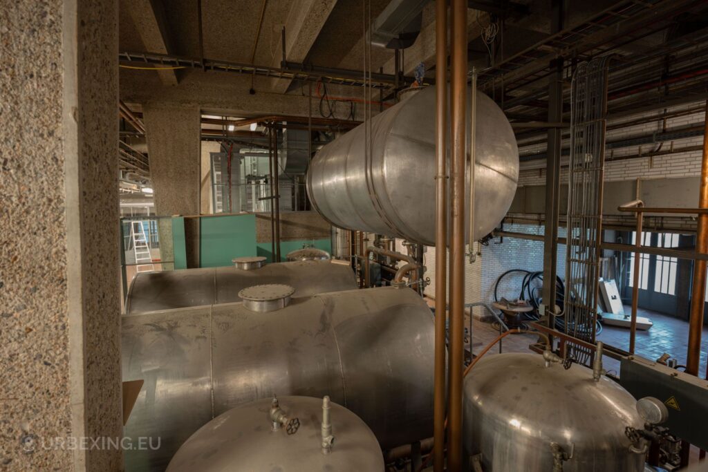 urbex boilers with power in abandoned building