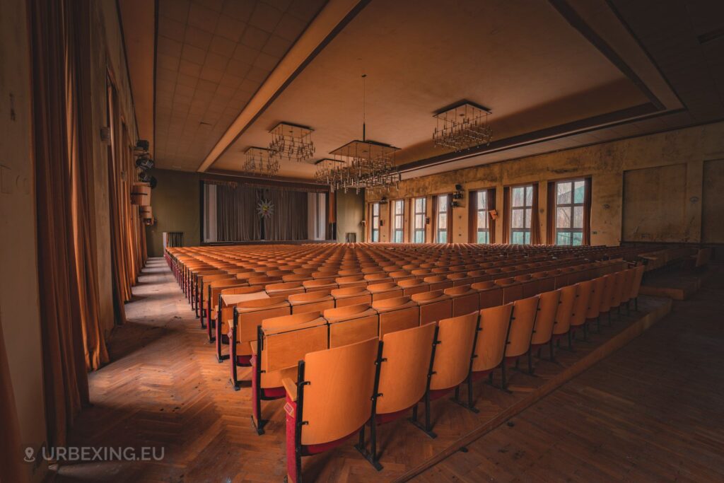 another sideview of the former fachhochschule der Polizei found during urban exploration
