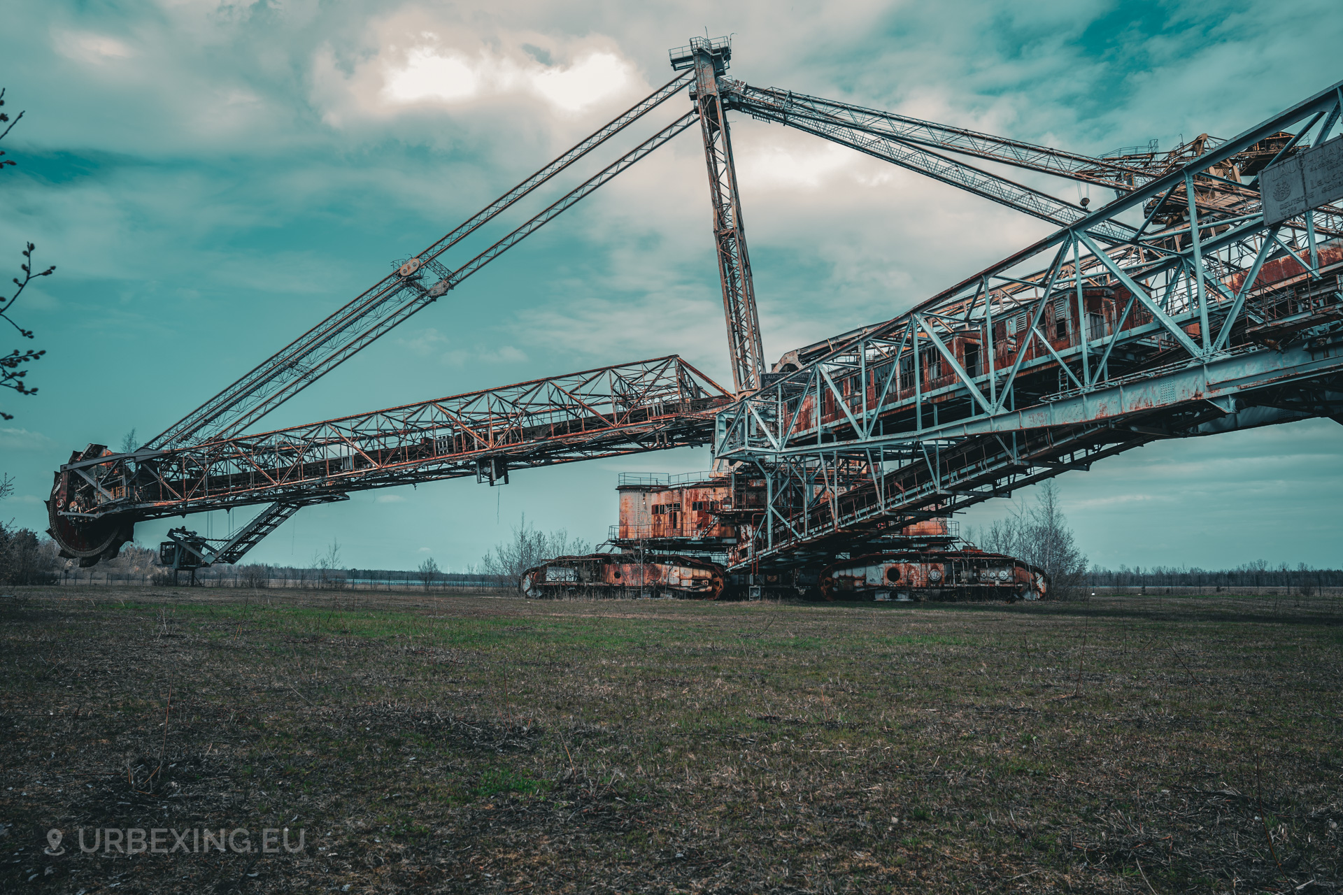 a photograph of the bagger 1473 bucket wheel excavator in germany