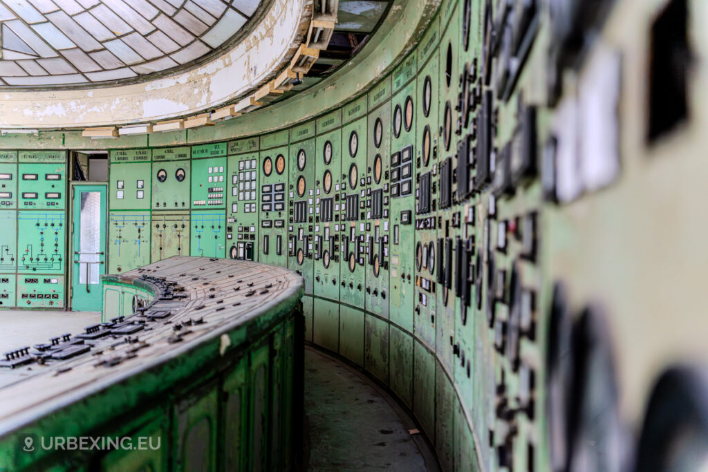 Paint decay inside Kelenföld control room