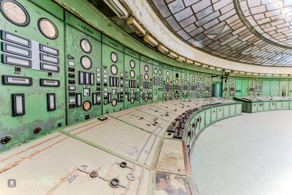 Urbex Kelenföld power plant Art Deco control panels