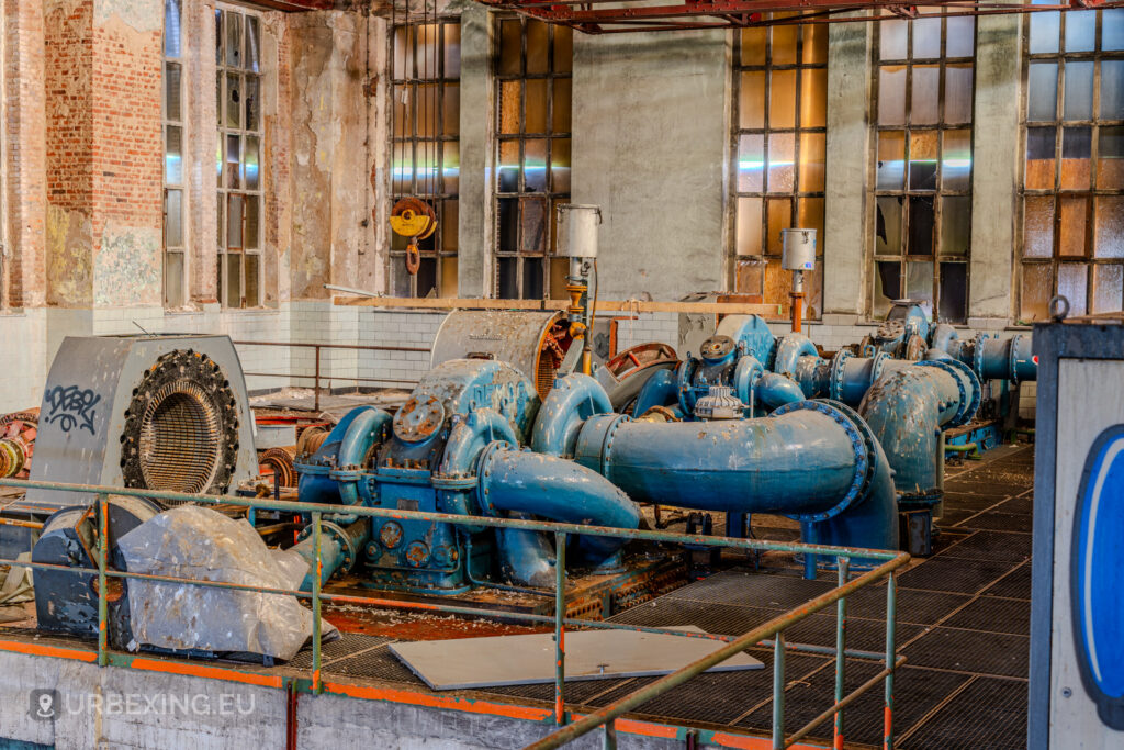Decaying compressor equipment at the abandoned Niederberg mine