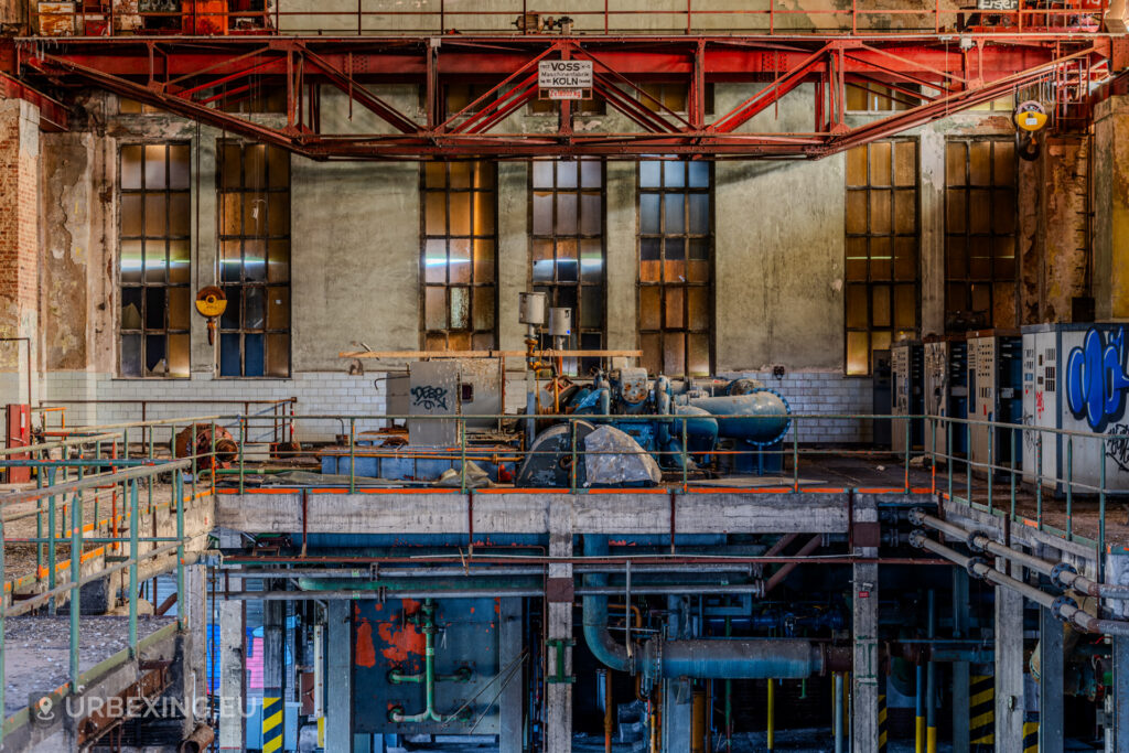Graffiti-covered machine hall at Bergwerk Niederberg