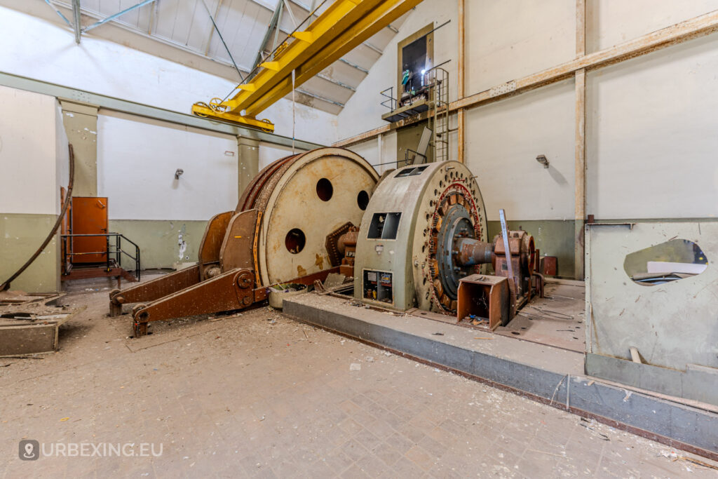Historic winding machine inside Niederberg’s engine house